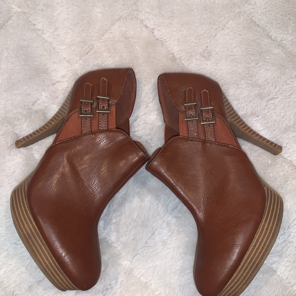 Kenneth Cole Booties - Picture 5 of 11